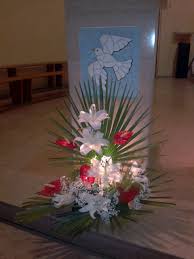 Http Www Dorea Eu Notredamedevie Categories Images 25 11 12 Jpgからの画像 Arranjos De Flores Altares Arranjos