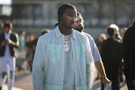 Here, read rapper pop smoke wiki, age, net worth, girlfriend and height. 50 Cent Snoop Dogg And Other Celebrities Pay Tribute To Rapper Pop Smoke Who Passed Away At 20