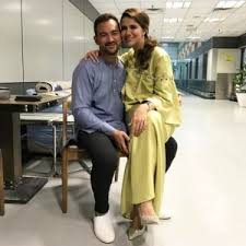 Pasangan itu dinikahkan di masjid at taqwa, taman tun dr ismail, kuala lumpur pagi semalam, berwalikan adik. Kenali Noor Nabila Isteri Tercinta Sharnaaz Ahmad Encikshino Com
