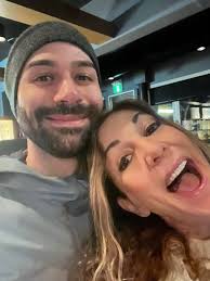 Roxanne Stern (@roxstergal) · Edmonton, AB