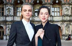 Vincent in 2007 with marry me, & has since become one. Who Is St Vincent Aka Annie Clark When Did She Date Cara Delevingne And Kristen Stewart And What Are Her Biggest Songs And Albums