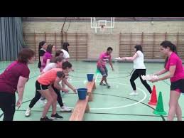La pelota se frena permitiendo que no se aleje del jugador cuando este no logra cogerla. Ayuda Para Maestros Reto Cooperativo Come Bolas Actividades Educacion Fisica Educacion Fisica Juegos Nivel Educativo