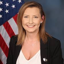 Tracy Light's Instagram, Twitter & Facebook