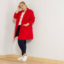 Qui a dit que le manteau grande taille femme devait impérativement manquer de forme et de tenue ? Soldes Manteaux Grande Taille 2019 10 Modeles A Surveiller De Pres