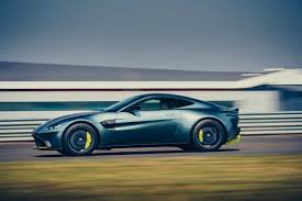 Ustu Acik En Hizli Aston Martin Modeli Tanitildi Aston Martin Aston Martin Vantage Aston Martin Dbs