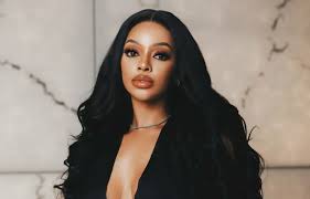 Murdah Bongz's 'Side Chick' Unmasked “Oh Poor DJ Zinhle Bakithi” The  internet is in absolute chaos after DJ Zinhle's husband, Murdah Bongz, was  reportedly exposed for cheating — again! Just when we