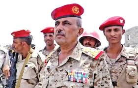 بتاريخ 9 ذي الحجة 1432هـ الموافق 5 نوفمبر 2011 أصدر الملك عبد الله بن عبد العزيز آل سعود أمراً ملكياً كريماً بتعديل اسم «وزارة الدفاع والطيران والمفتشية العامة» ليصبح «وزارة الدفاع». ÙˆØ²Ø§Ø±Ø© Ø§Ù„Ø¯ÙØ§Ø¹ ØªÙ†Ø¹ÙŠ Ø±Ø­ÙŠÙ„ Ù‚Ø§Ø¦Ø¯ Ø¹Ø³ÙƒØ±ÙŠ ÙƒØ¨ÙŠØ± Ø§Ù„Ø§Ø³Ù…