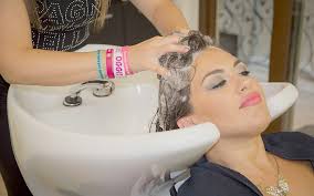 Di seguito ti sveliamo come raggiungere risultati ottimali nel lavaggio dei capelli fai da te: Come Lavare I Capelli Nel Modo Giusto Vogue Italia