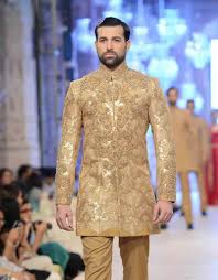 Groom Hairstyles For Mehndi Function In 2019 Sherwani Groom Wedding Dress Wedding Sherwani
