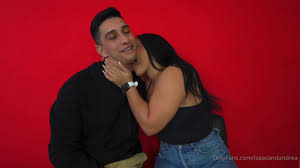 Watch online Isaac & Andrea aka Isaacandandrea OnlyFans - Top 6 sexiest  kisses on X-video