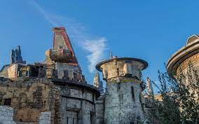 Star Wars Land Will Serve Blue Milk Endorian Chickens And You Won T Guess What Else Disney Star Wars Star Wars Galaxies Star Wars
