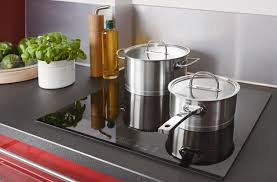 Une plaque de cuisson, également appelée table de cuisson, est un élément d'une cuisine qui permet de cuire ou de réchauffer les préparations culinaires. Guide D Achat Table De Cuisson Darty Vous