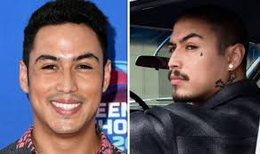De un barrio peligroso de los ángeles pondrán a prueba su amistad cuando inician juntos el año escolar. On My Block Cast Who Plays Spooky In On My Block Who Is Julio Macias Tv Radio Showbiz Tv Express Co Uk