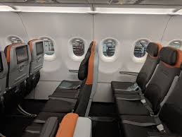 First Look Jetblue S New Airbus A320 Cabin Photos Airways Magazine Airbus Cabin Cabin Interiors