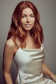 Lisa will be making an appearance in the second series of bbc three's glow up, and stacey revealed it was great to be reunited once. It S Possible To Care About Warzones And Make Up The Many Passions Of Stacey Dooley You Magazine