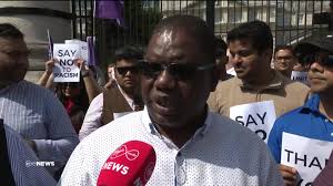 A young woman whose mum and aunt both died