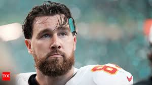 Travis Kelce says he “can't really read that well” and panicked during SNL  table read
