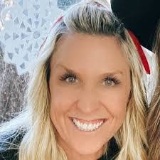 Lauren Eckel's Instagram, Twitter & Facebook