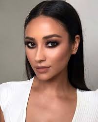 41 Best Celebrity Makeup Tutorials The Goddess Celebrity Makeup Tutorials Celebrity Makeup Celebrity Makeup Looks