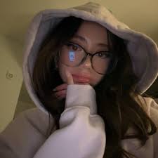 Devon Fine (@devonfinee)