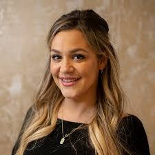 Malia Bowman's Instagram, Twitter & Facebook