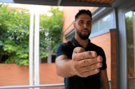 Apareixen nombrosos cúmuls d'insectes de la família de les xinxes al  passeig marítim de Calafell