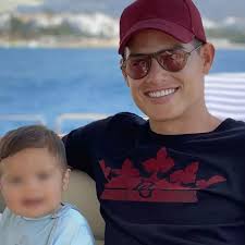 Quién es la mamá del hijo de James Rodríguez?