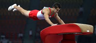 Solo, barras simétricas, salto sobre a mesa e trave de equilíbrio. Ginastica Artistica Olimpica