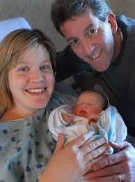 Meteorologist's public pregnancy ends with baby girl