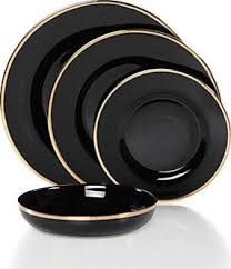 Black And White Plates And Bowls I Would Love To Mix And Match Black And White Plates With Silver And Gold Black Dinnerware Modern Dinnerware Black And White Plates