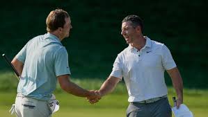 Petite Asian Ghost Park Handles BBC Bare: Shemale Porn by FapHouse