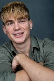 Joe Harrington's Instagram, Twitter & Facebook