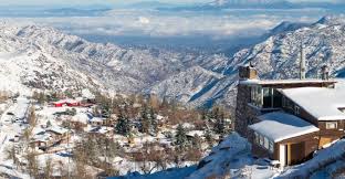 El colorado, la parva y valle y recorre impresionantes lugares de farellones en trekking con raquetas de nieve. Excursion A Valle Nevado Y Farellones Santiago De Chile 101viajes