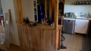 Before you start shopping for ready made bars, why not consider concocting your own bar lets you bring out your personal style. Kuchentheke Aus Paletten Selber Bauen Caseconrad Com