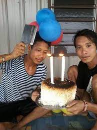 Cerita lucu yang barangkali dapat bikin anda relaksasi dari seluruh kegiatan. 6 Pengganti Kue Ulang Tahun Dari Sahabat Ini Bikin Ngakak