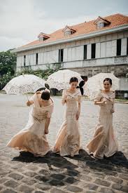 You Will Fall In Love With This Regal Filipiniana Wedding In Bataan Filipiniana Wedding Dress Filipiniana Wedding Modern Filipiniana Gown
