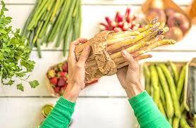 Tous les vendredis soir, de 15 h 30 à 18 h 30, les personnes qui ont commandé des produits peuvent. En Ce Moment Les Ruches De L Entreprise Sociale Et Solidaire Creee En 2010 Bourdonnent Plus Que Jamais Celle De Tarbes Prepare 4 A 5 Fois Plus De Commandes Que D Habitude Presselib