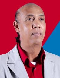 Se marcha el más exquisito de nuestros escritores : Maggiolo.