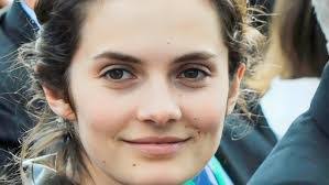 Katrina Bolton's Instagram, Twitter & Facebook