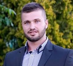 Poštovani, obavještavamo vas da je dr. Mensur Omerdić postao dio tima koji  će vam biti na raspolaganju u budućnosti. Dr. Mensur je rođen u Travniku  06.10.1992. god. Osnovnu školu zavrsio u Turbetu.