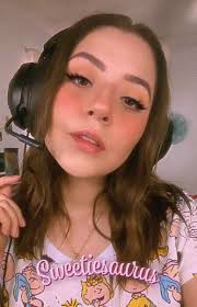 sweetiesaurus (@sweetiesaurus_)