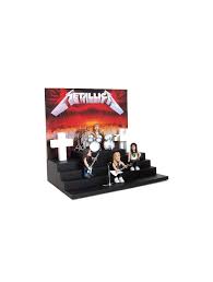 Even though master of puppets didn't take as gigantic a leap forward as ride the lightning , it was the band's greatest achievement, hailed as a masterpiece by critics far outside heavy metal's core audience. Metallica Master Of Puppets 25 Pieces Actionfiguren Playset Cardport Collectors Shop