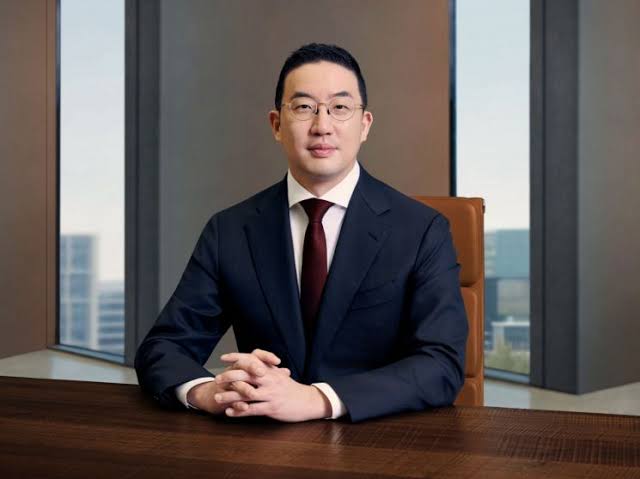 Spouse of Late LG Chairman Koo Bon-moo Loses First Trial in Adoption Dissolution Suit Against Adoptive Son Koo Kwang-mo - The Asia Business Daily