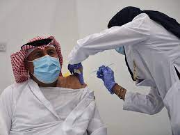 يمكن أن ينتقل فيروس كورونا المستجد إلى الجميع. ÙˆØµÙˆÙ„ Ø§Ù„Ø´Ø­Ù†Ø© Ø§Ù„Ø£ÙˆÙ„Ù‰ Ù…Ù† Ù„Ù‚Ø§Ø­ ÙƒÙˆØ±ÙˆÙ†Ø§ Ø¥Ù„Ù‰ Ø§Ù„ÙƒÙˆÙŠØª Ø§Ù„Ø¥Ø®Ø¨Ø§Ø±ÙŠØ©