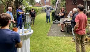 Detailed contact information including email, phone number, social profiles, tweets and journalists working at or writing for neulich im garten. Neulich Im Garten Bundnis 90 Die Grunenbundnis 90 Die Grunen