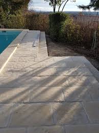 Renovation D Une Piscine Et De Ses Abords Dallage Gamme Authentique De Rouviere Collection Piscine Dallage C Dallage Terrasse Dallage Piscine Piscine Plage