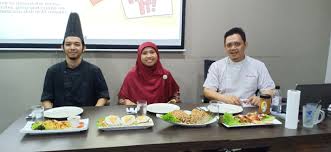 Sekolah pengendali makanan diiktiraf oleh kementerian kesihatan malaysia dan pihak berkuasa tempatan. Kursus Pengendalian Makanan Bangi Kajang Selangor