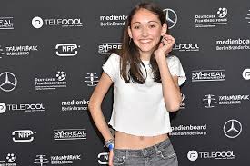 Watch emily kusche movies and shows for free on zoechip. Knallbunte Lea Award Gala Mit Conchita Wurst Ben Lilith Becker Sonya
