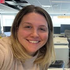 Mackenzie Roach's Instagram, Twitter & Facebook