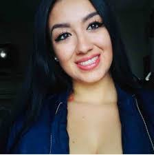 Shelly Rowell's Instagram, Twitter & Facebook